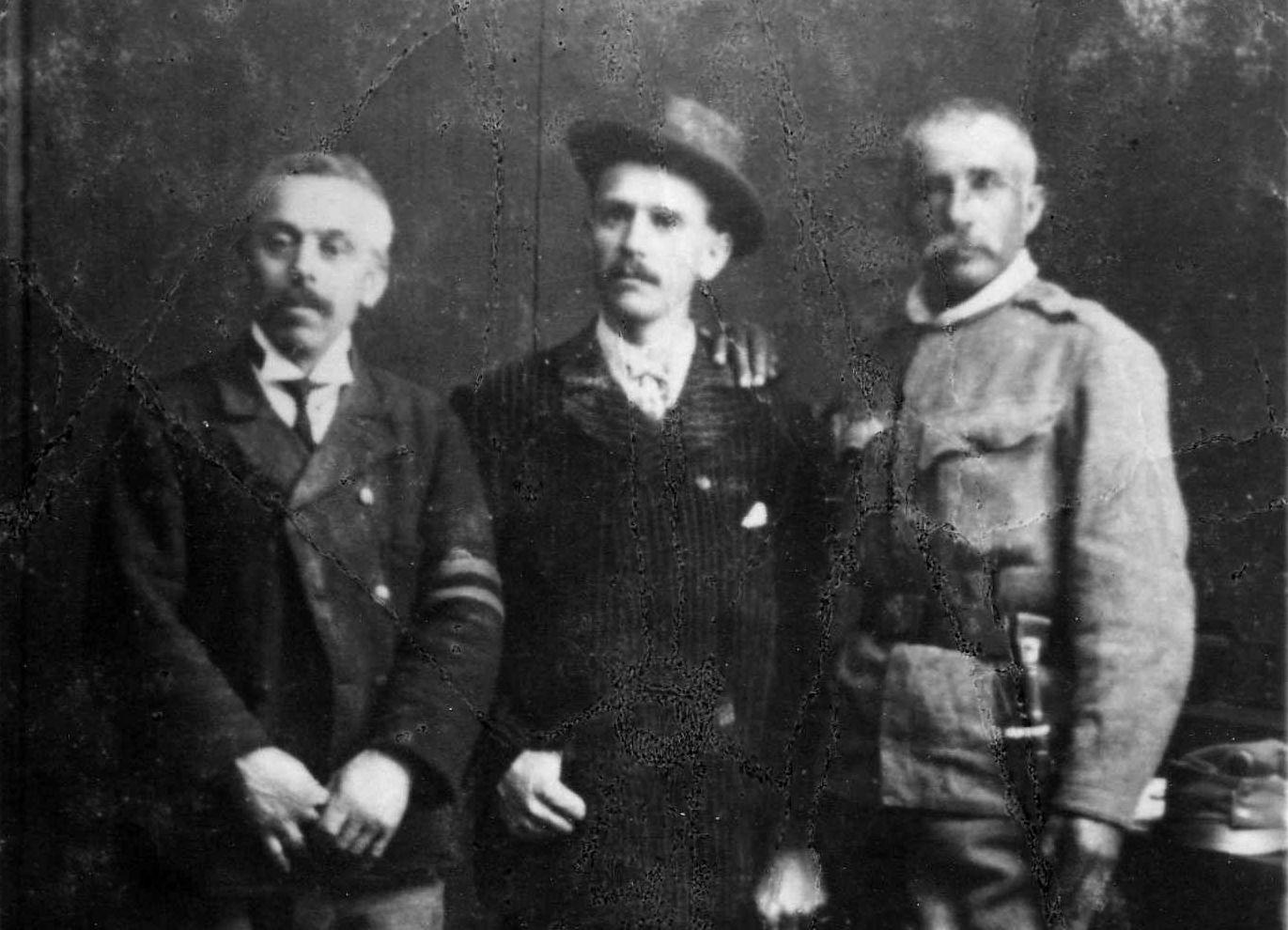 Immagine per Una foto, una storia: Novellino, Leandro e Toni, tre amici in balìa dell'Inutile strage